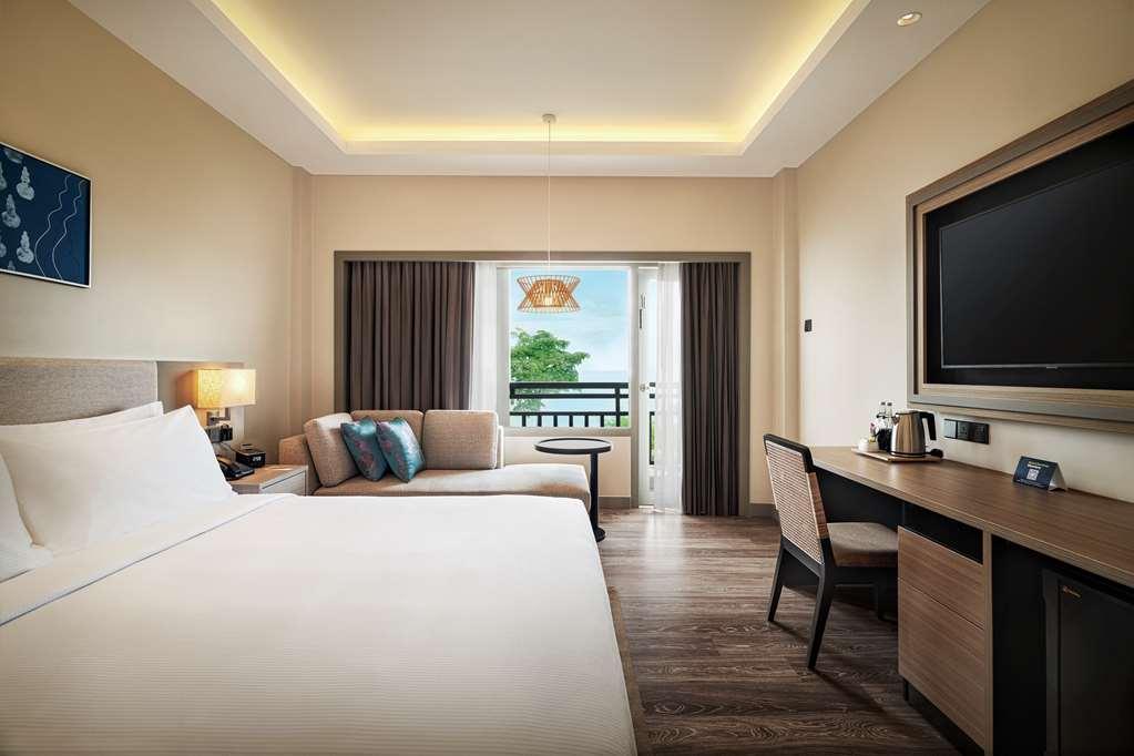 Doubletree By Hilton Damai Laut Hotel Lumut Phòng bức ảnh