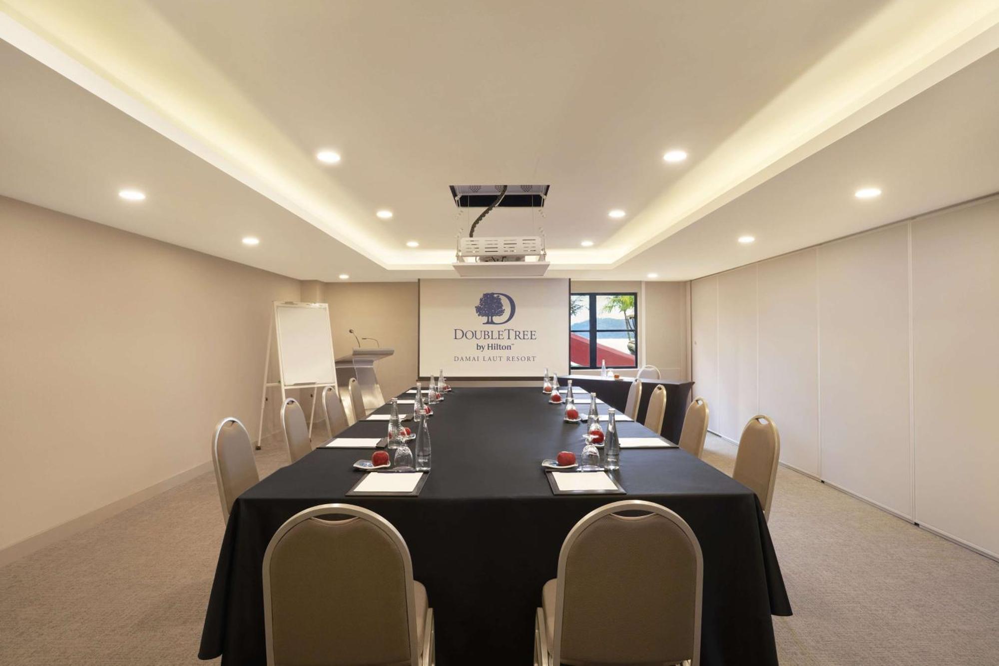 Doubletree By Hilton Damai Laut Hotel Lumut Ngoại thất bức ảnh