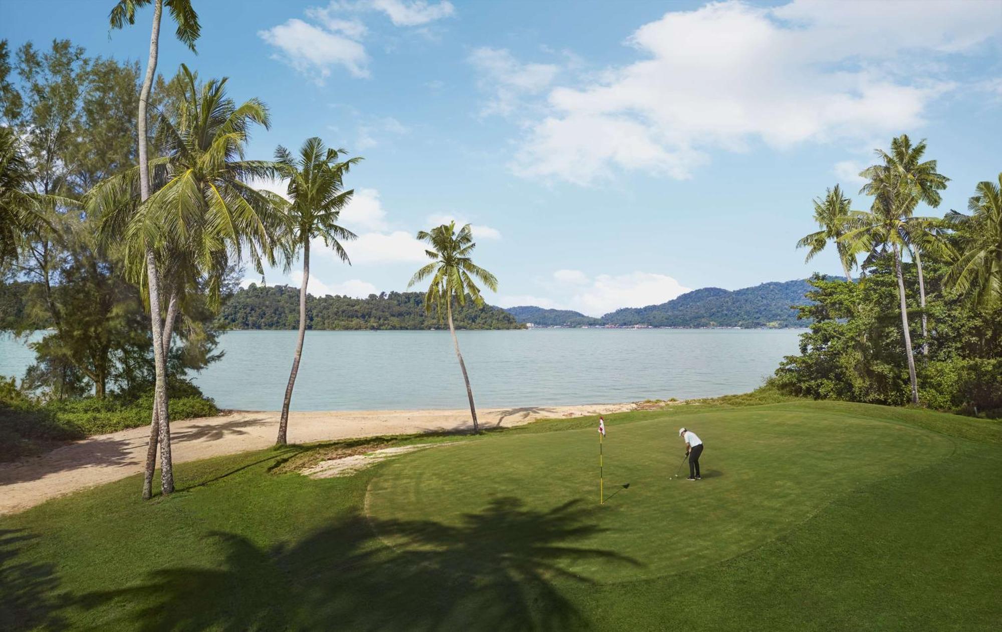 Doubletree By Hilton Damai Laut Hotel Lumut Ngoại thất bức ảnh