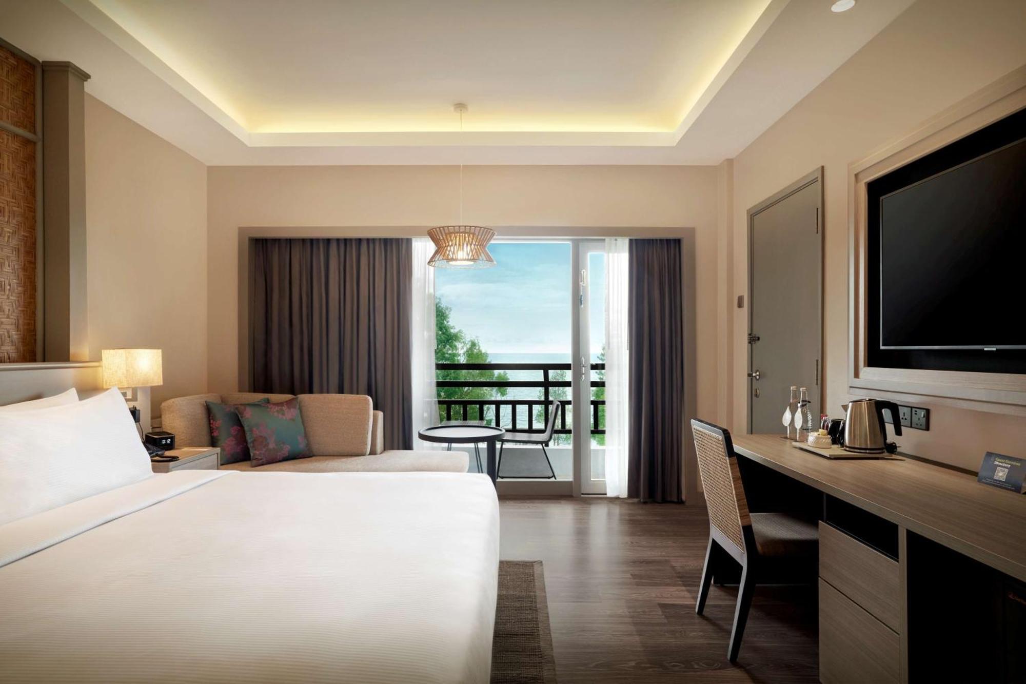 Doubletree By Hilton Damai Laut Hotel Lumut Ngoại thất bức ảnh