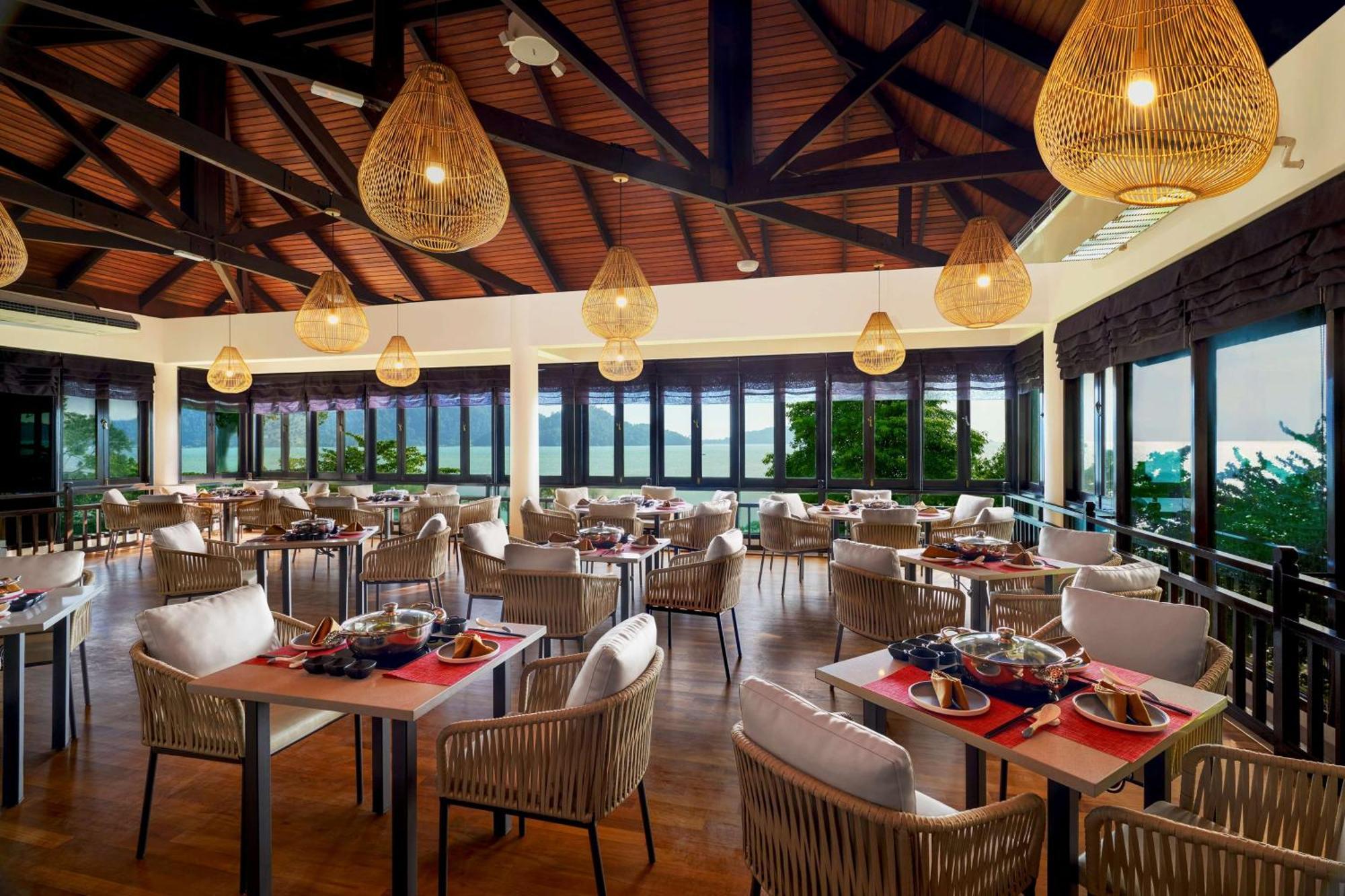 Doubletree By Hilton Damai Laut Hotel Lumut Ngoại thất bức ảnh