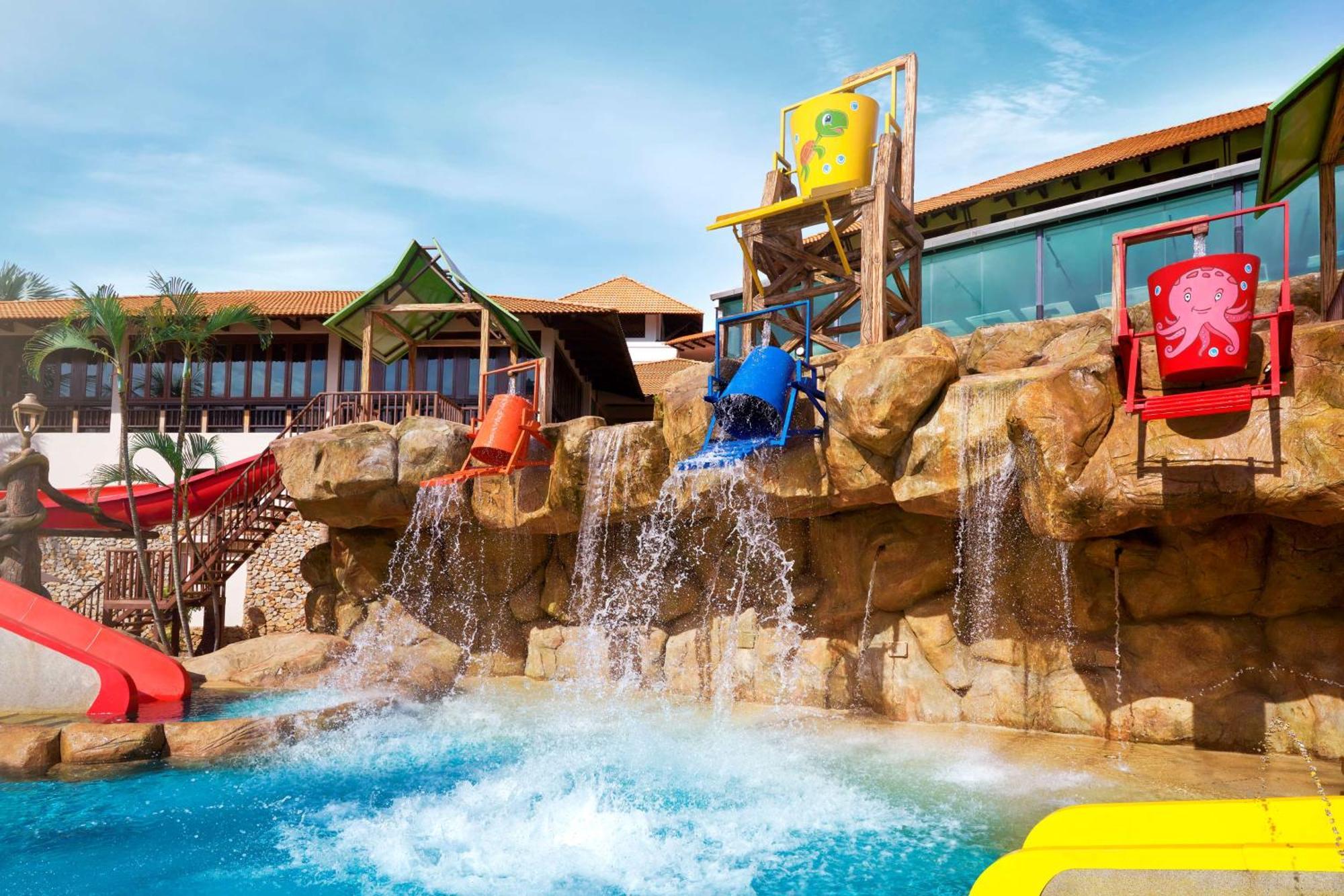Doubletree By Hilton Damai Laut Hotel Lumut Ngoại thất bức ảnh
